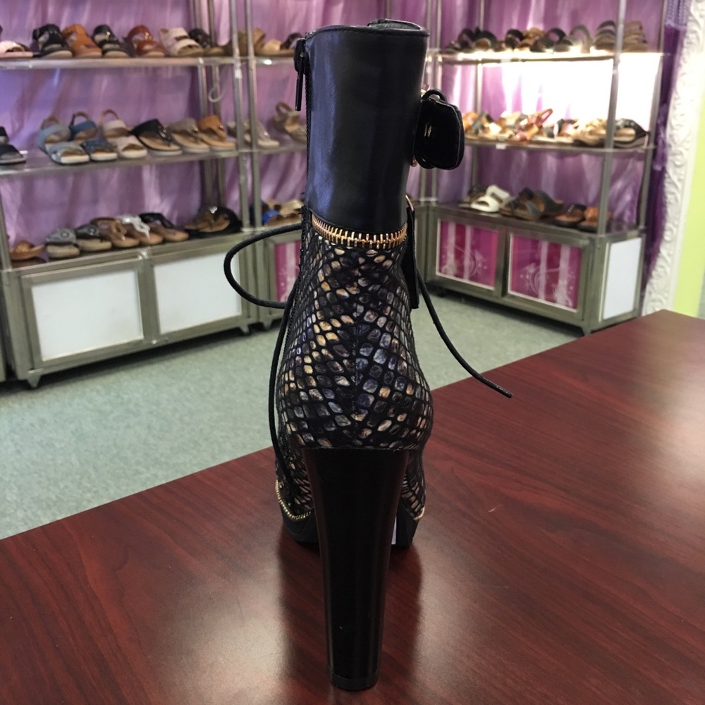 Last 2!  Italina 4” Black Python Snake Bootie - Picture 6 of 7